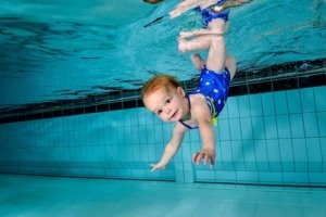 Onderwaterfotografie Babyzwemmen
