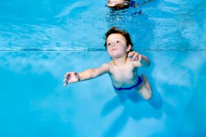 Baby-, Peuter- en Kleuter Portretfotografie Onderwater