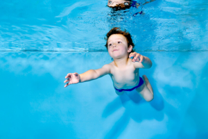 Baby-, Peuter- en Kleuter Portretfotografie Onderwater