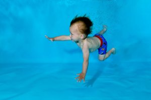 Baby-, Peuter- en Kleuter Portretfotografie Onderwaterfotoshoot